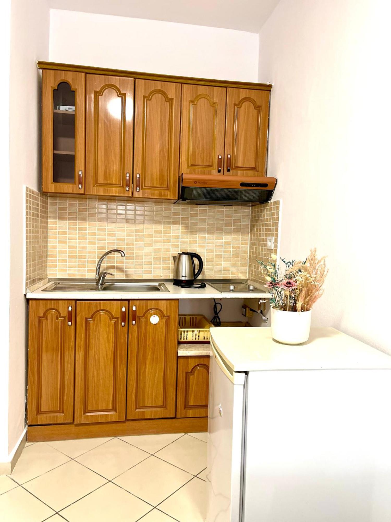 Rori House 1 *