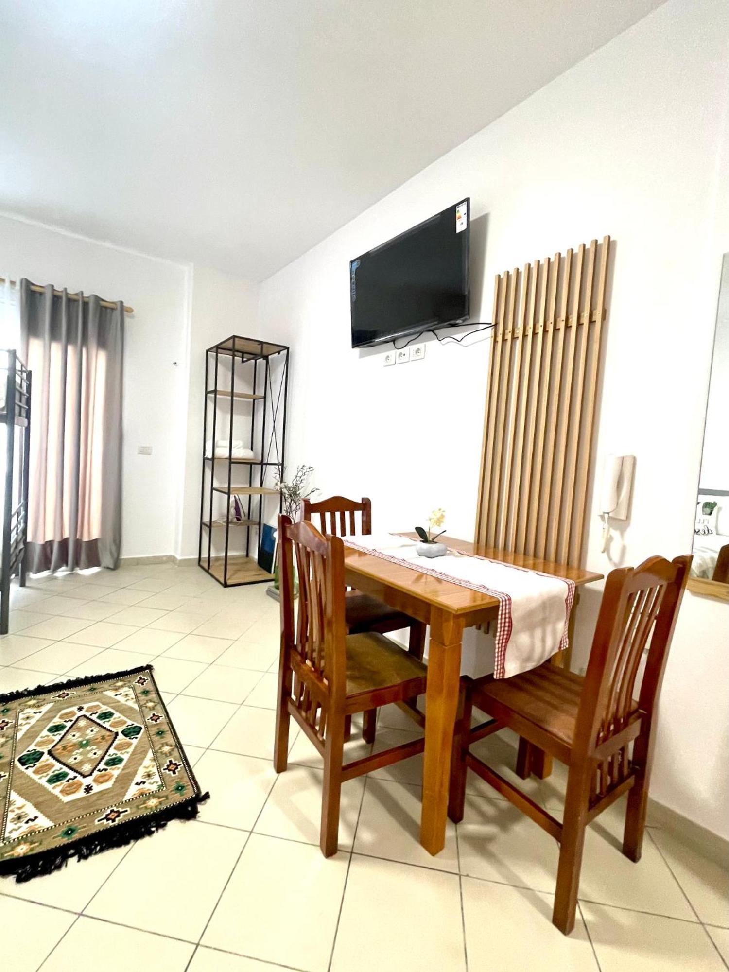Rori House 1 *